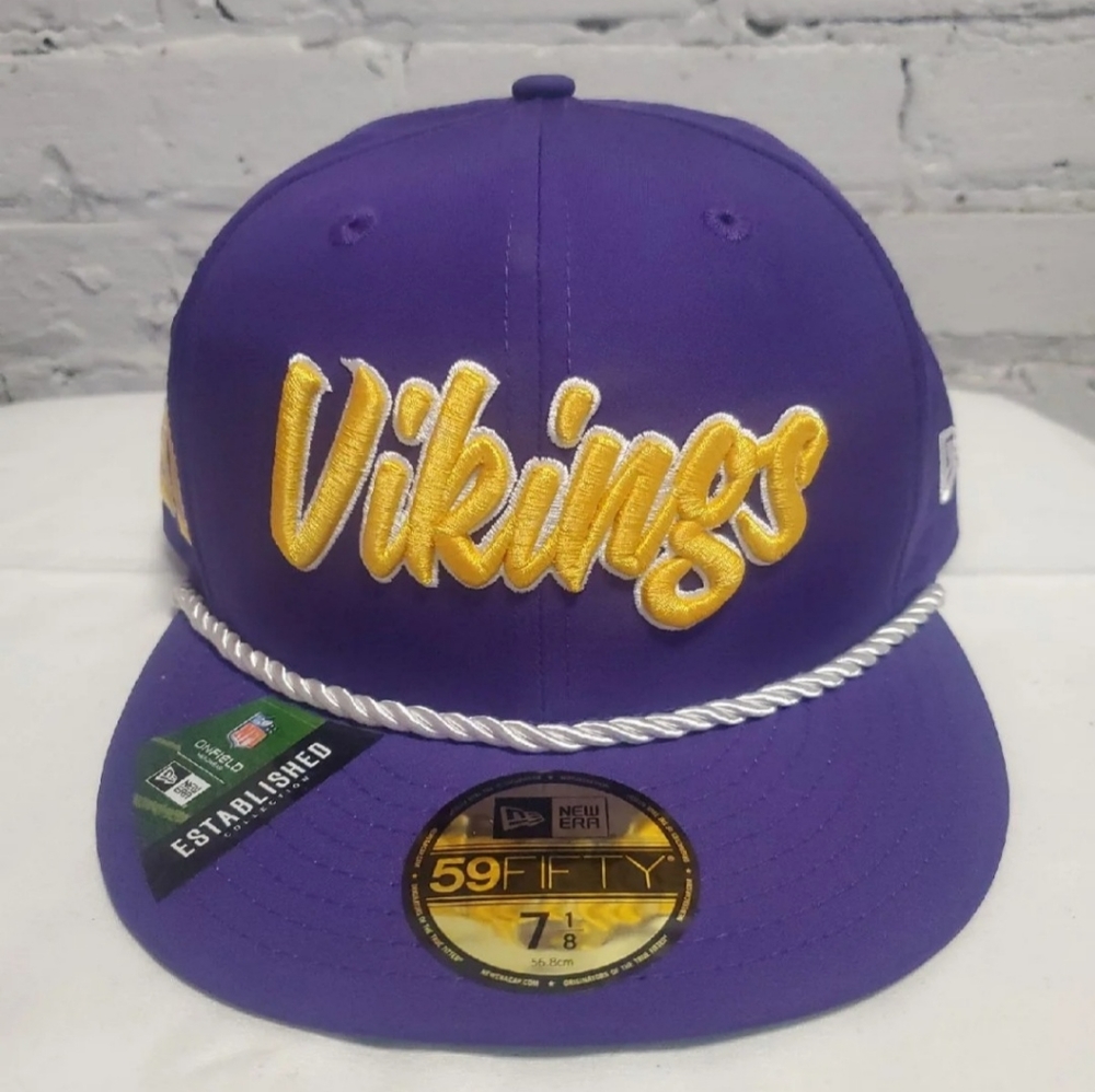 New Era 59Fifty Minnesota Vikings Fitted Hat Size 7 1/8 "1961 Viking Side Patch"
